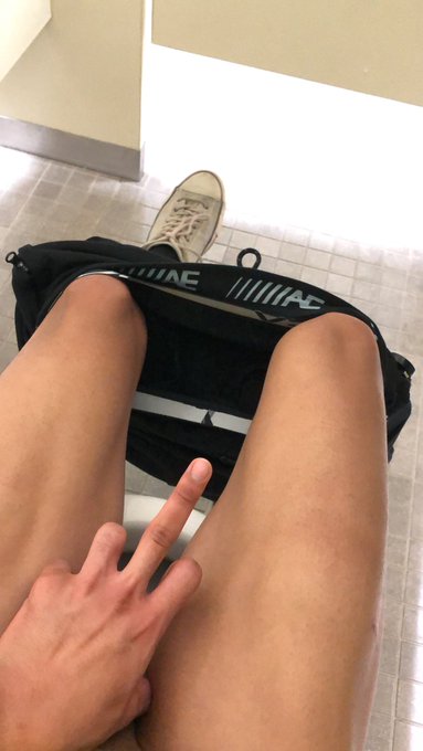 What’re the odds I jerk off at work again ??

? Rt if I should record it ?

??also.... show some love