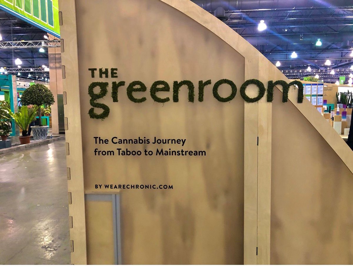 FlwerPwerDaily's tweet photo. We want to give a shout-out to the folks at the @PHSgardening #PhillyShow for allowing an exhibit on the medical benefits of marijuana. 🌿#WednesdayWellness @cannagreenroom #weedworld https://t.co/I8vIcyMhT3