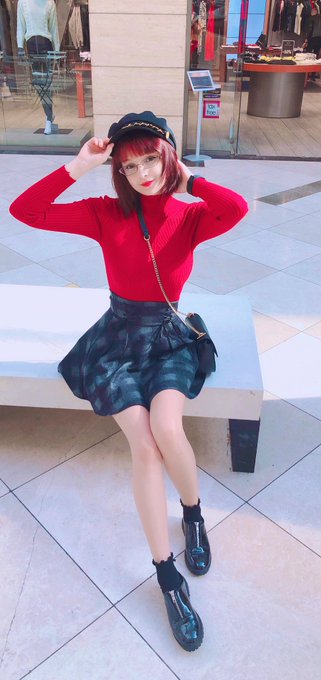 2 pic. Casual day out ❤️

I used to avoid skirts at all times but nowadays they are my favorite things