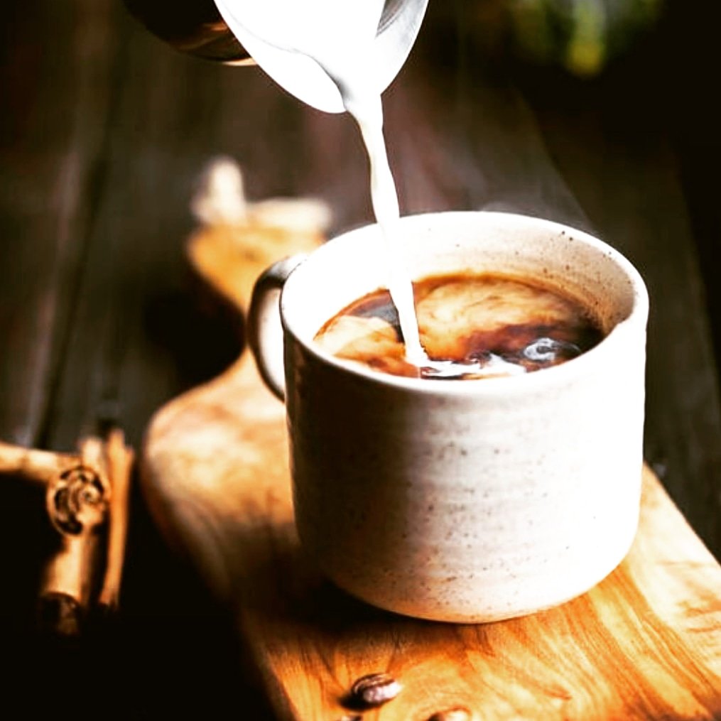 coffemugs's tweet photo. Cold mornings and hot coffee!!🤗☕😋 Delicious!!
.
#caffeinedaily #caffeinecouture #caffeineaddict #coffeewinter #coffeeisperfect #coffeemugs #sayitwithmugs #cafeconamor https://t.co/ZOiCQ6cJm9