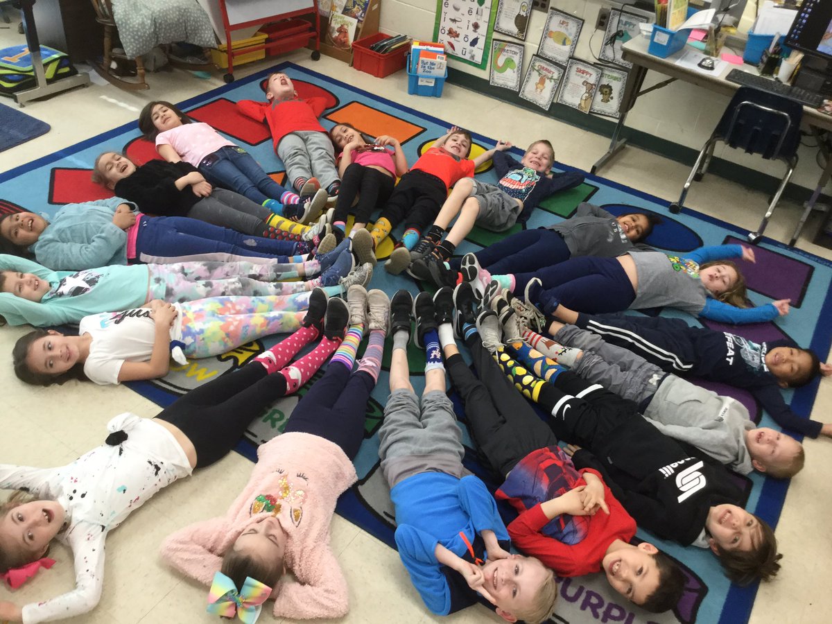 MrsAssor's tweet photo. @Hubbard_School Check out our crazy socks! https://t.co/iligdr6NRz