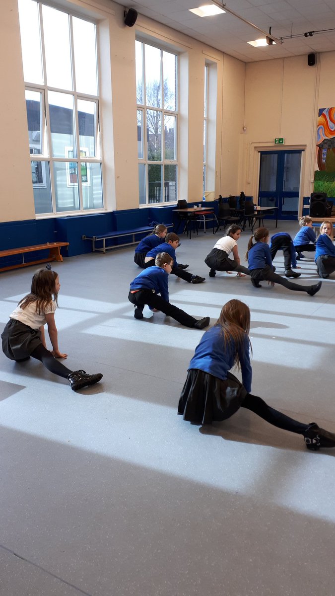 NRJuniors's tweet photo. Year 3 are enjoying their dance lesson this afternoon #ysbd #keepingfit @YSBDworkshops https://t.co/btlUIu3ohn