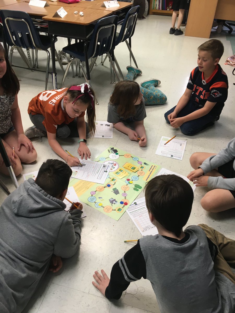 FACSLovesYou's tweet photo. Engagement! Hands-On! Students Teaching Students! It was a Beautiful Day of Learning &amp; Growing @hcebulldogs for Junior Achievement💙 #teachthemtoteach #bulldogproud https://t.co/I1WkywUBUg