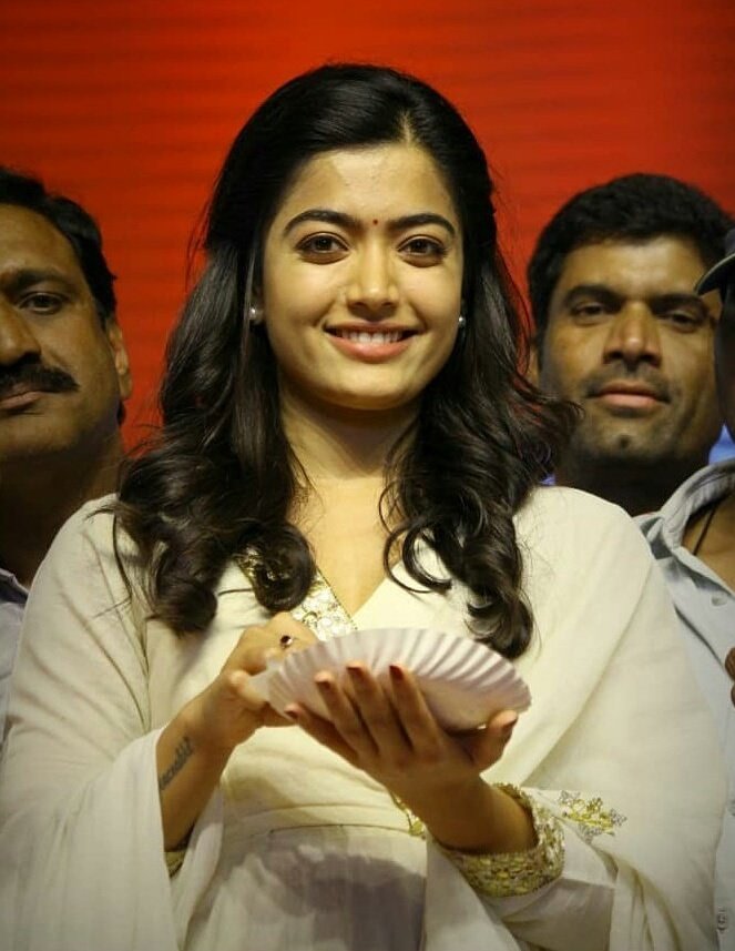 Beauty Queen #RashmikaMandanna 
<a href="/iamRashmika/">Rashmika Mandanna</a> ❤️ #AA20 #Bheeshma