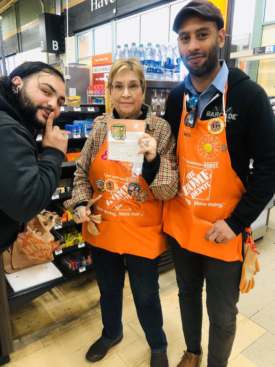 lovato_grady's tweet photo. Homer awarded by @theScientific1. Well deserved Eve for outstanding customer service and going above and beyond to assist a customer. #6903 #D90 https://t.co/u5prjswsVr