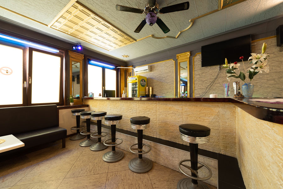 ClubNeustadt's tweet photo. Einen Drink auf den Feierabend? 🧐🍻

#club #royal #drinks #afterwork #beer #bar #neustadt #neustadtanderweinstraße https://t.co/Na8qJOc5Go