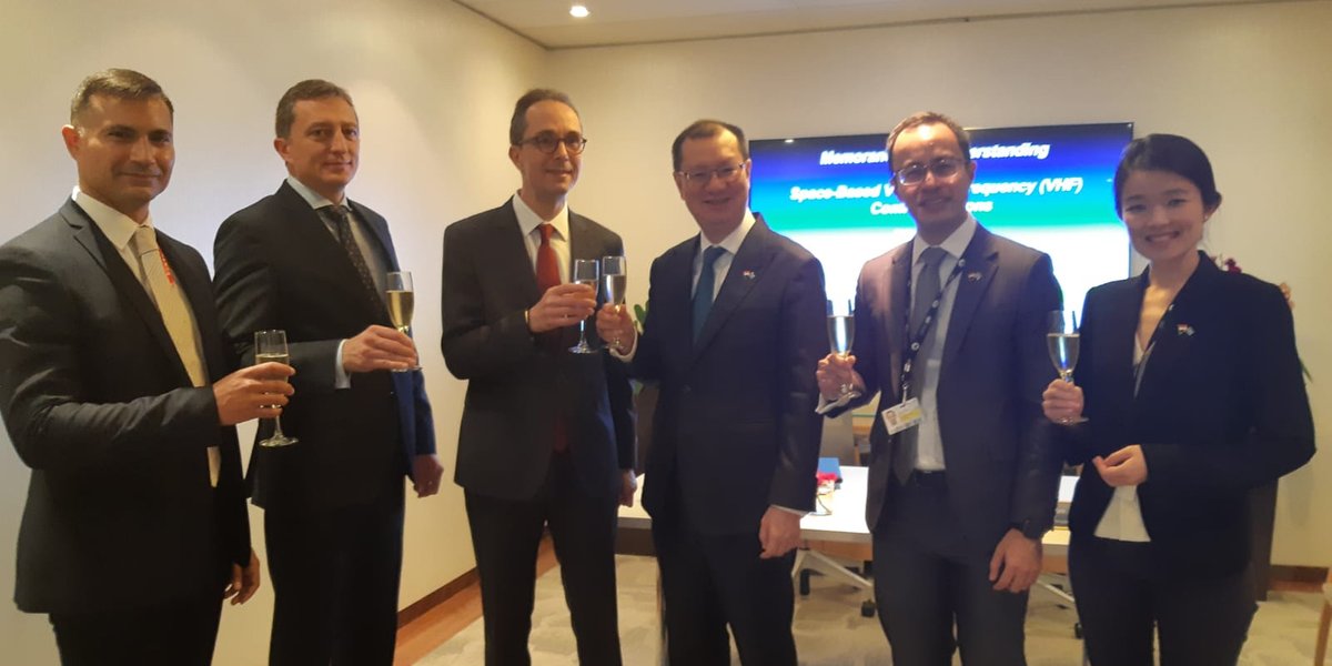 SITAONAIR's tweet photo. Last year, we signed a Memorandum of Understanding with @SingaporeCAAS to explore the potential for a world-first space-based Very High Frequency solution in #Singapore. Read more about it here: https://t.co/LmaeGw3zfv https://t.co/qzQpsueOUF
