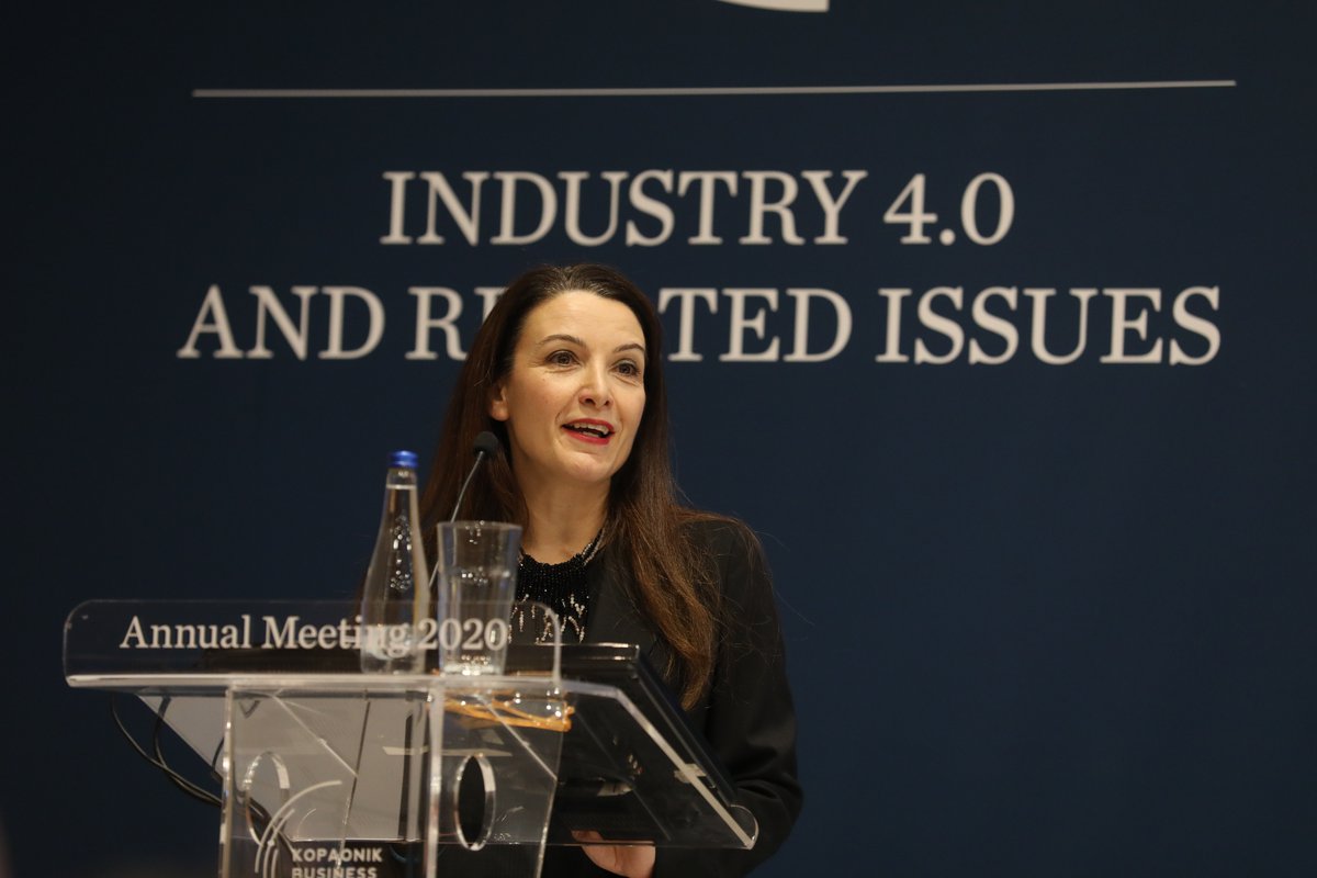 "In Serbia, 30% of pupils aged 15 are functionally illiterate. Even more worrying is that nearly 17% of young people aged 15 to 24 neither work nor study." <a href="/R_DeDominicis/">Regina De Dominicis</a> #KBF2020 <a href="/savezekonomista/">SES</a>