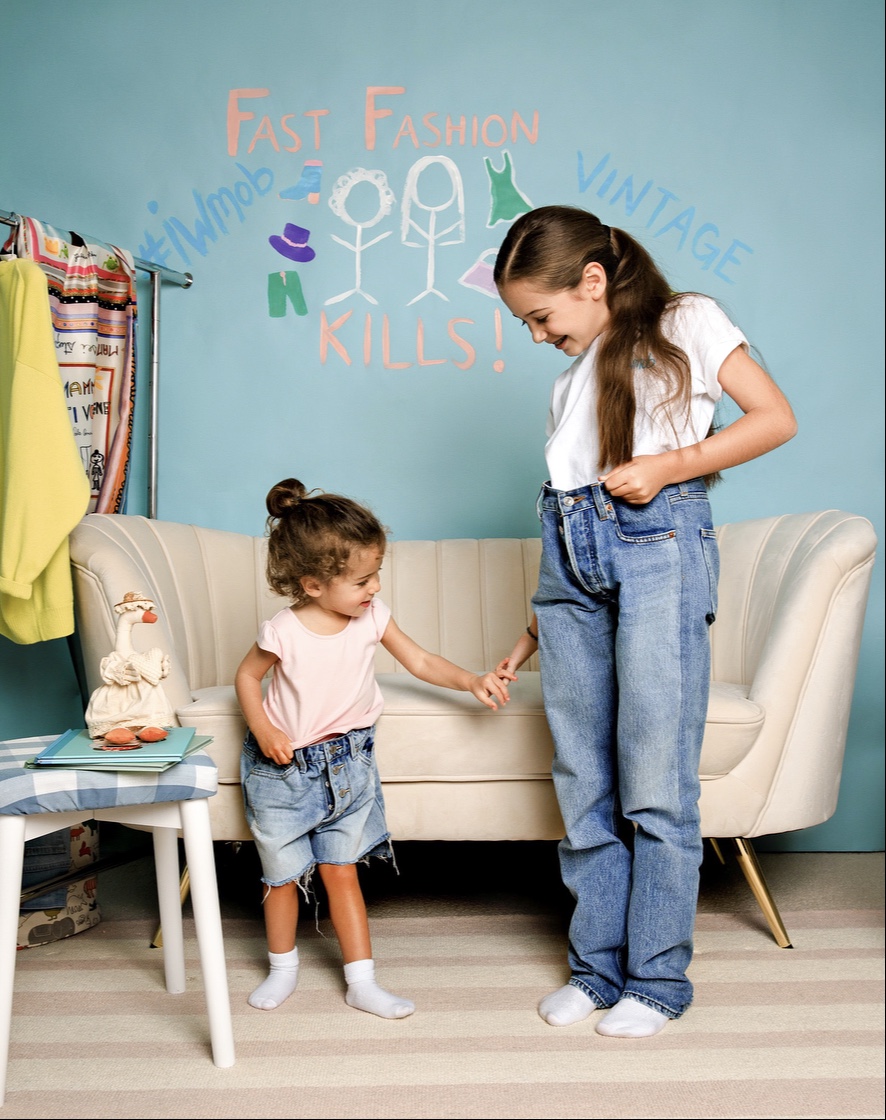 iwmob_'s tweet image. Fast fashion means that A LOT of clothes end up in our oceans and landfill. Just ask from hand-me-downs from your family instead. Good thing I can wear my mom’s jeans and my little sister can wear mine. Well maybe not yet… but soon! 💙 #iwantmyoceanback #SaveTheOcean #oceans