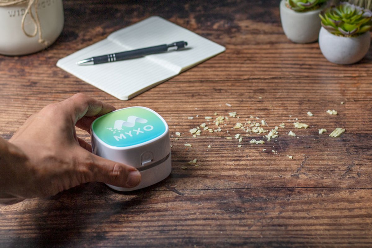 corporateimge's tweet photo. Don’t let its size fool you, this miniature vacuum can tackle any mess. Effortlessly sucking up crumbs &amp; other tabletop debris, this vacuum comes in handy for cleaning your desktop, keyboard, drawers, &amp; more. Talk to us about setting up a virtual of this desktop vacuum. https://t.co/e3BchNVj6w