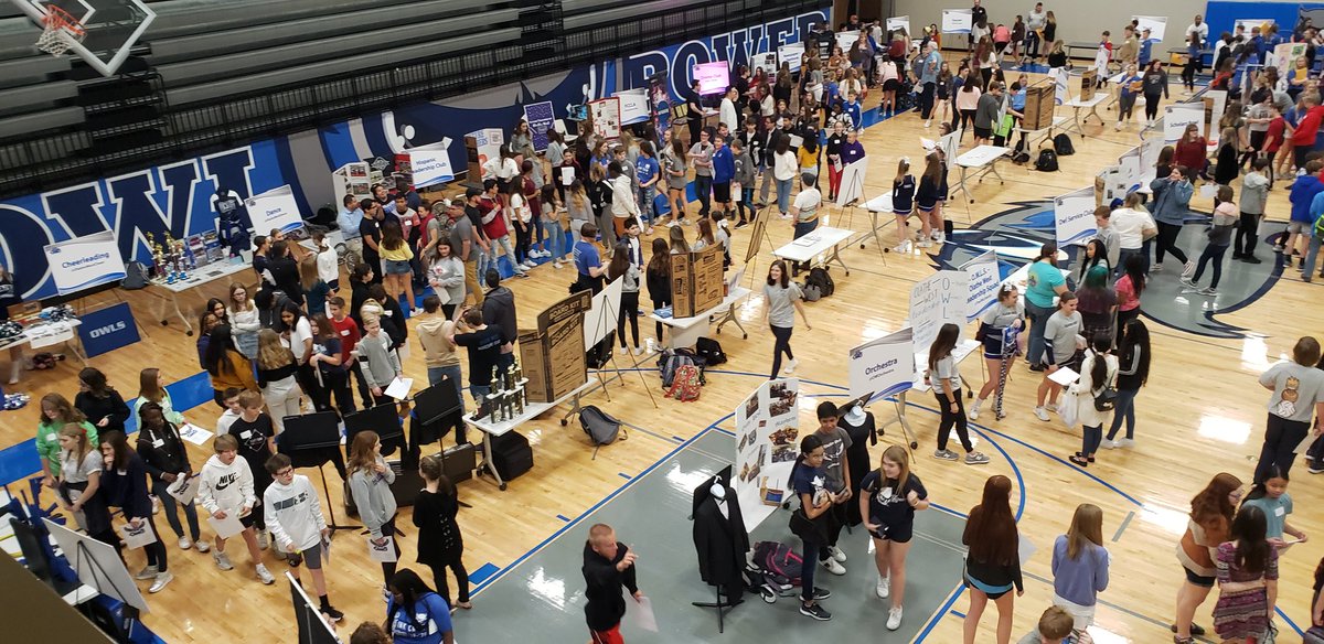 ADNovacekOPS233's tweet photo. Clubs, Activities, Sports??? Find your passion Class of 2024! #activityfair #OwlPower https://t.co/2s10ggYAup