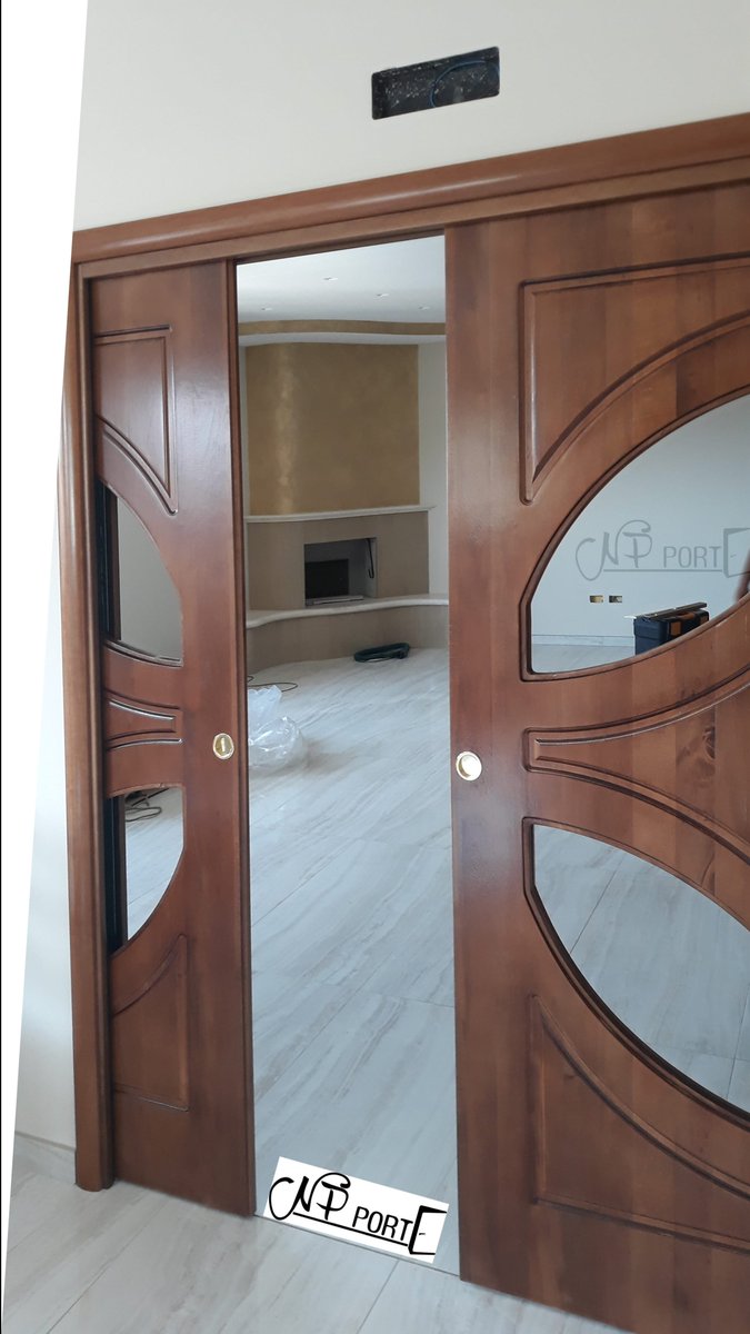 Porte legno massello 
-
-
-
-
#doors #interiordesign #portamoderna #wood #classicdoor #npporte