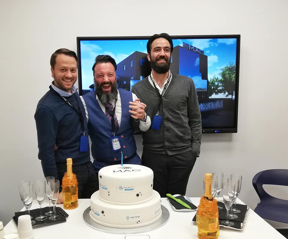 macsolution_s's tweet photo. Buon compleanno M.A.C!!! ๐
#macvillage #connessiovunque #mac https://t.co/B6XIcsMXDN