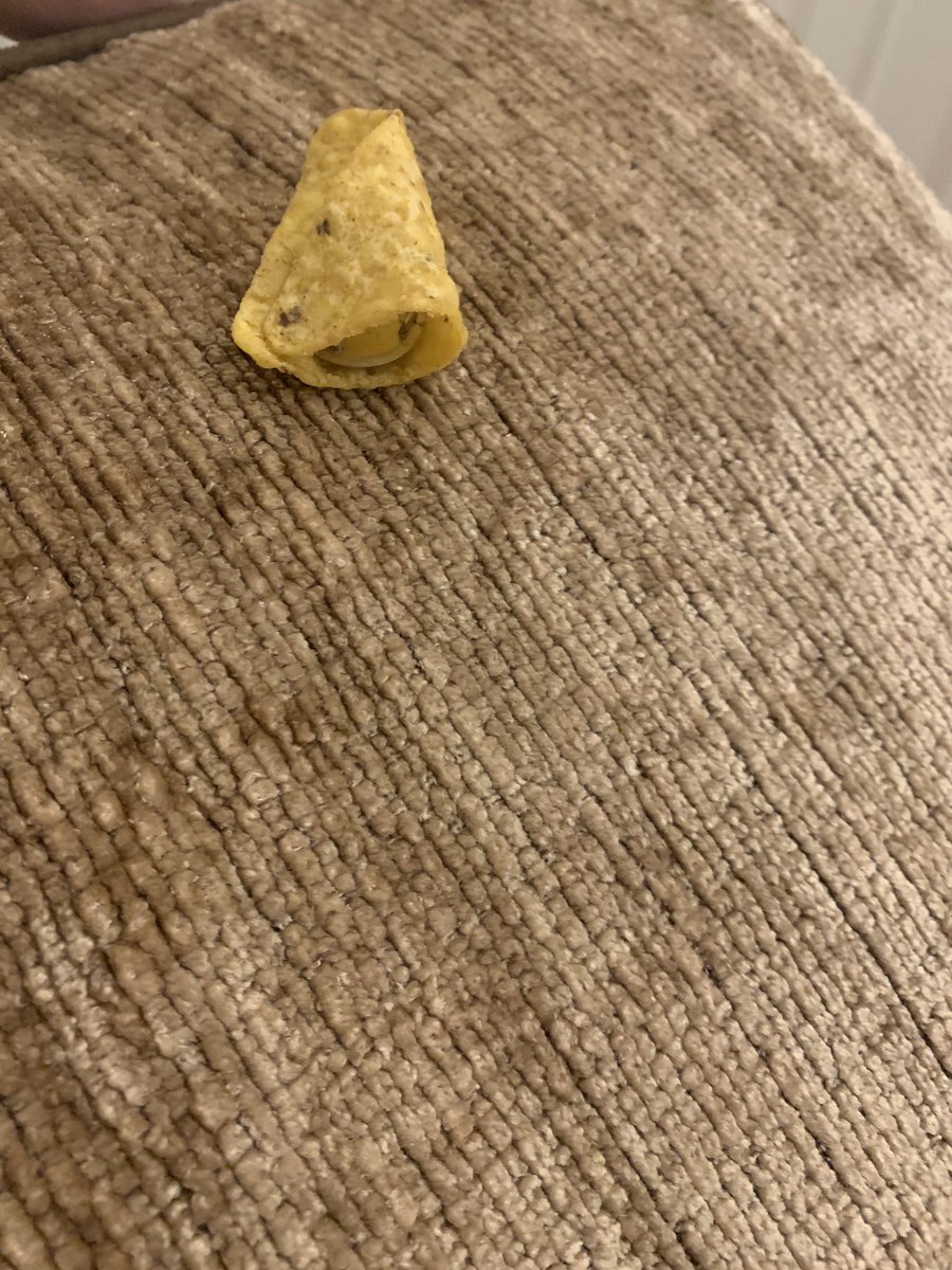 cade_carter's tweet photo. @Doritos what’s my prize for finding a button in my pack of Doritos? https://t.co/W83ylOUskh