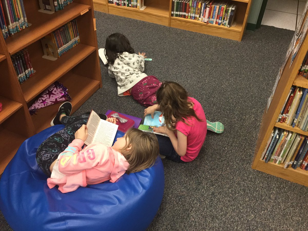 susdenise19's tweet photo. Stallions are celebrating Read Across America week with DEAR time!
@migdaliagpowers @vparker1993 @NISDSteubing @nisdelemelar 
#StallionsAreLegendary https://t.co/8f6sWyK8Wn