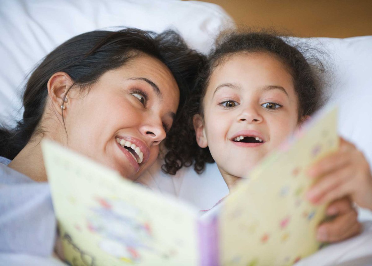 No matter how big or small, bedtime reading is good for you and is the perfect end to a busy day.  <a href="/Scholastic/">Scholastic</a> offer some helpful advice on keeping the routine going. scholastic.com/parents/family… #scholastic #WorldBookDay