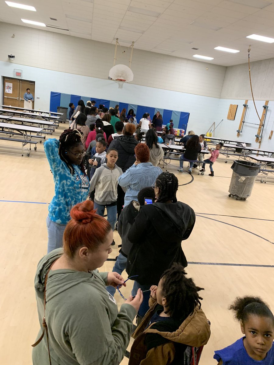 amp8819's tweet photo. Good turnout at Muffins w/mom this morning! @HMSANTAFE thanks Ms Sydnor for putting it all together! https://t.co/bVUaVZfh45