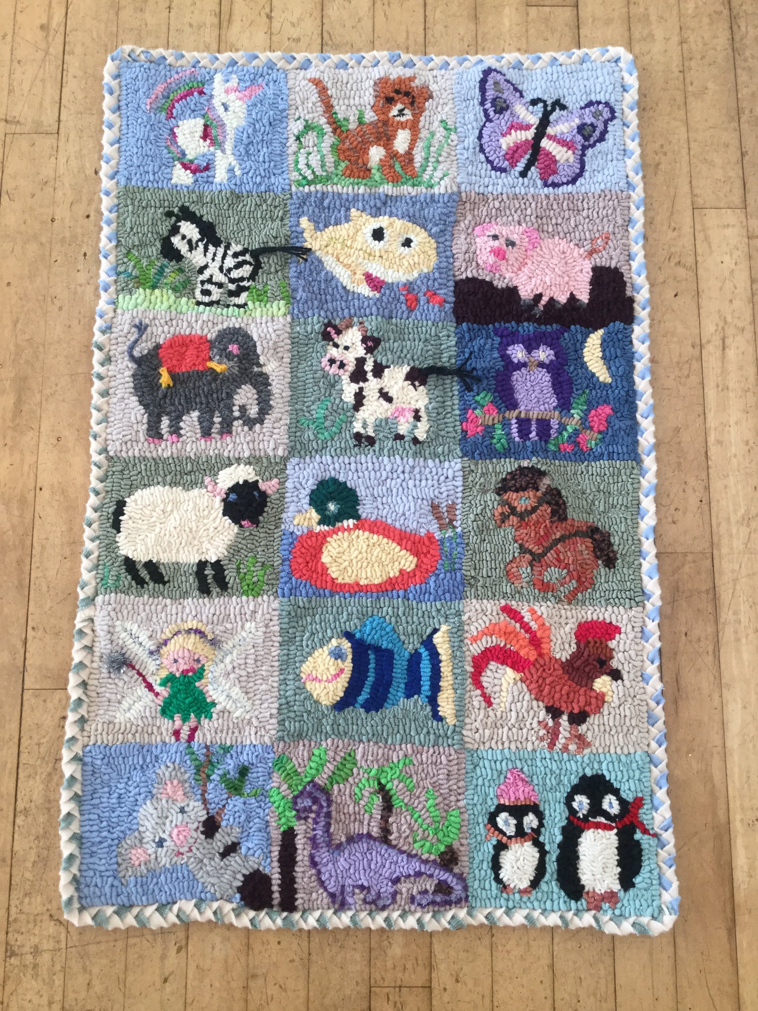 Durham Rug Makers on Twitter "Cynthia has finished a beautiful mat