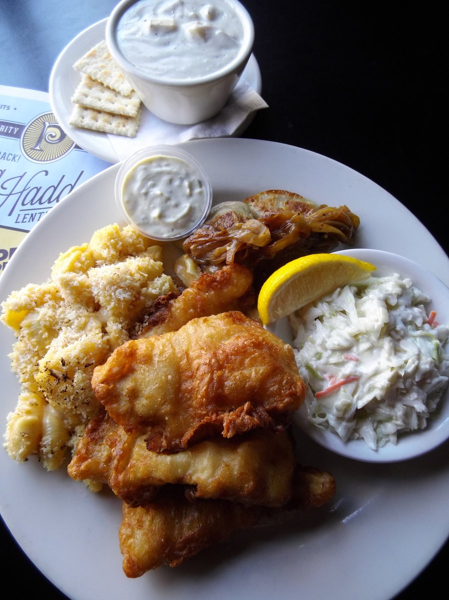 ProsperitySC's tweet image. Beer-battered flaky whitefish, homemade slaw + creamy mac-n-cheese create the best #Lent2020 
Fish Fry!  Open for #friday #lunches during Lent at 11am!  Or, call for a #dinner rsvp!