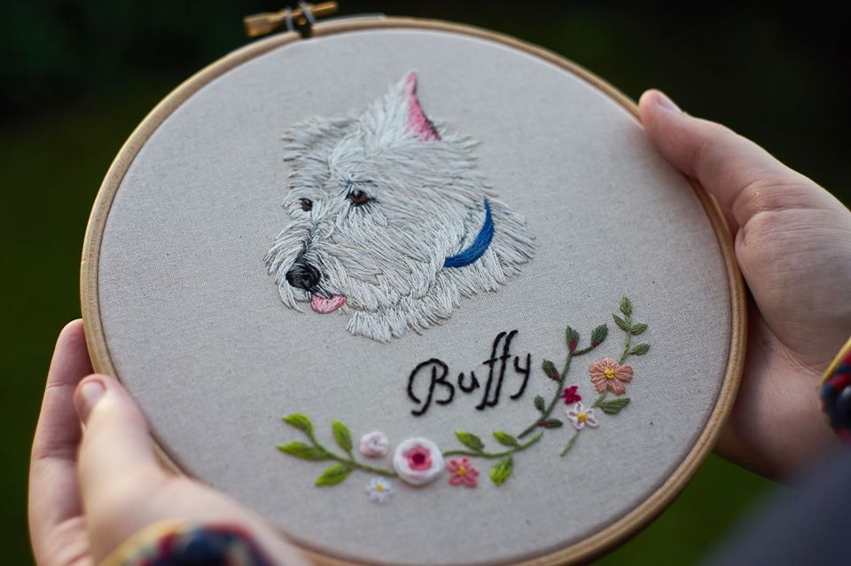 One of my first hand embroidered pet portraits! Commission your own via my <a href="/BritishCrafting/">BritishCraftHouse</a> hop, link in bio #handembroidery #petportrait #embroideryartist
