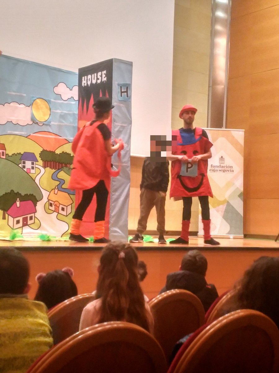 CEIPMartinChico's tweet photo. FORUM THEATRE  and EDUCATION con la obra : "My little library".👍 @CFIE_Segovia @educacyl https://t.co/PAWVpYSStW