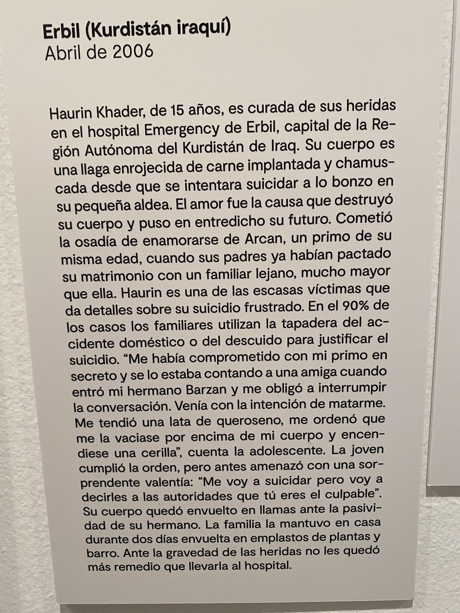 javilizaga's tweet photo. A Haurin la obligó a quemarse viva su propio hermano. Su delito haberse enamorado cuando su familia habia concertado su casamiento. Su hermano le planto delante una garrafa de queroseno. Son las historias de la nueva #expo de #gervasiosanchez en el #museo de #Teruel . https://t.co/wcJPfH3RN1