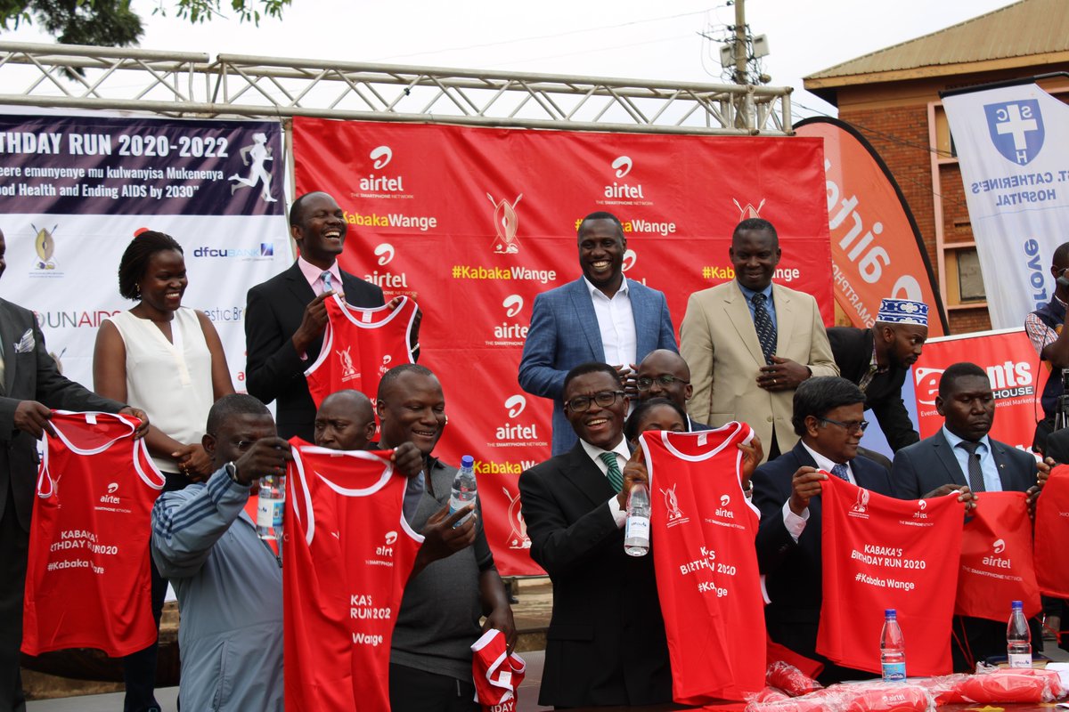 NnaabagerekaOrg's tweet photo. "Power in relationships is skewed towards men, therefore the success of the fight against the spread of HIV depends on their involvement" Katiikiro @cpmayiga #KabakaRun2020 @unwomenuganda @_RHSP @MildmayUganda @BugandaOfficial @UNDPUganda @MajesticBrands https://t.co/ntb6wpimtH