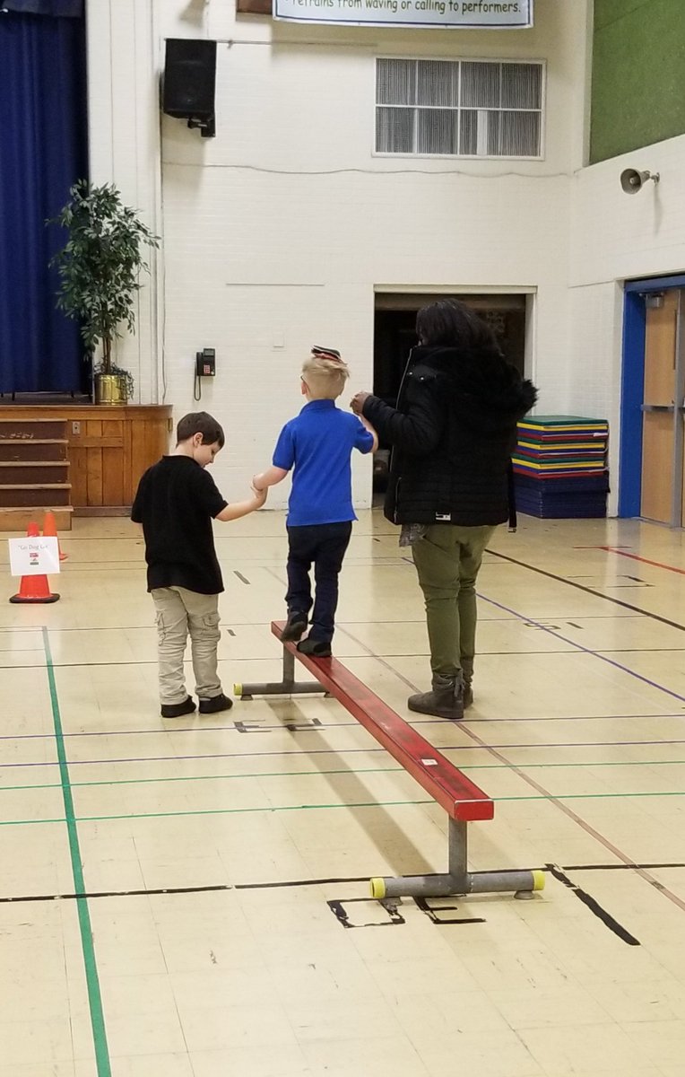 Lending a helping hand to a friend! <a href="/baltzprincipal/">Amy O’Neill</a> <a href="/BaltzBears/">Baltz Elementary School</a>