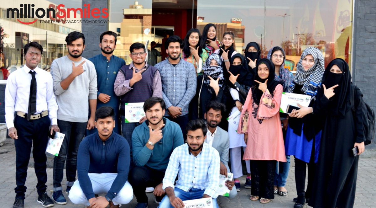 MillionSmilesPK's tweet photo. Our #MillionSmiles Sialkot Team arranged an amazing meetup..!

In this meetup, certificates of appreciation were distributed to the ambassadors and social media influencers of #MSYC.
Upcoming plans, strategies &amp; activities were also discussed..!!

#2020YearOfMillionSmiles https://t.co/rFcEmb7rmK
