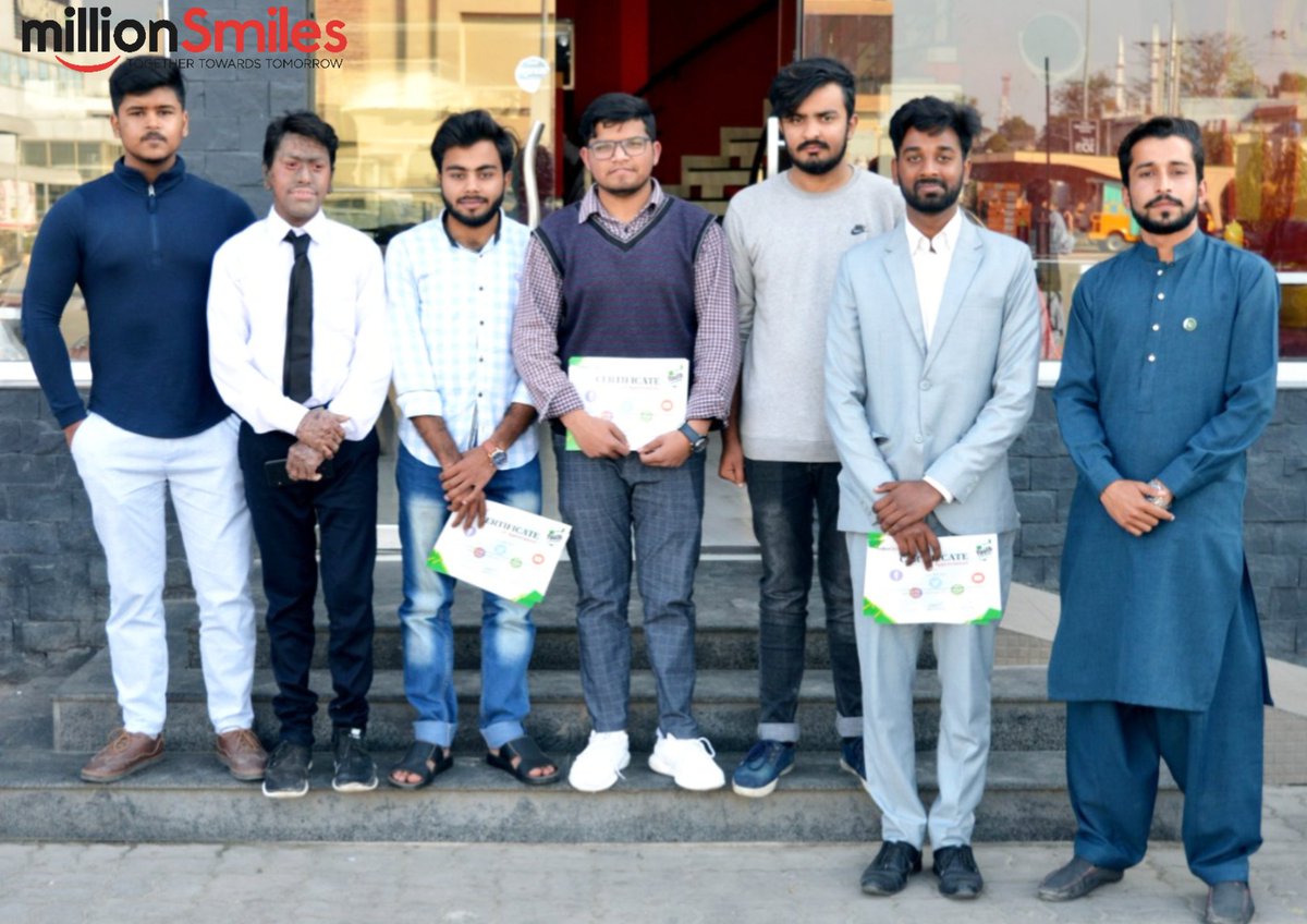 MillionSmilesPK's tweet photo. Our #MillionSmiles Sialkot Team arranged an amazing meetup..!

In this meetup, certificates of appreciation were distributed to the ambassadors and social media influencers of #MSYC.
Upcoming plans, strategies &amp; activities were also discussed..!!

#2020YearOfMillionSmiles https://t.co/rFcEmb7rmK