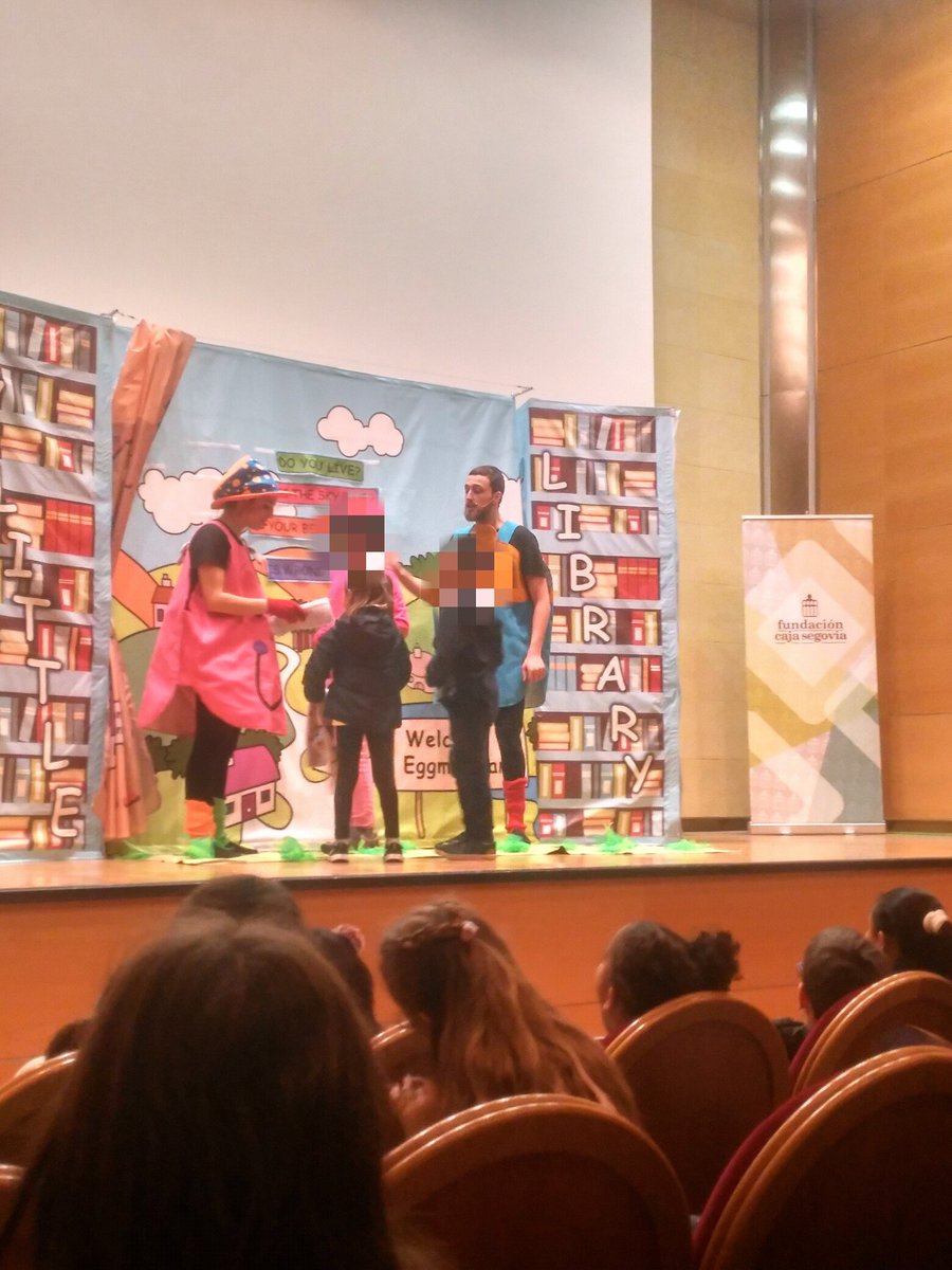 CEIPMartinChico's tweet photo. FORUM THEATRE  and EDUCATION con la obra : "My little library".👍 @CFIE_Segovia @educacyl https://t.co/PAWVpYSStW