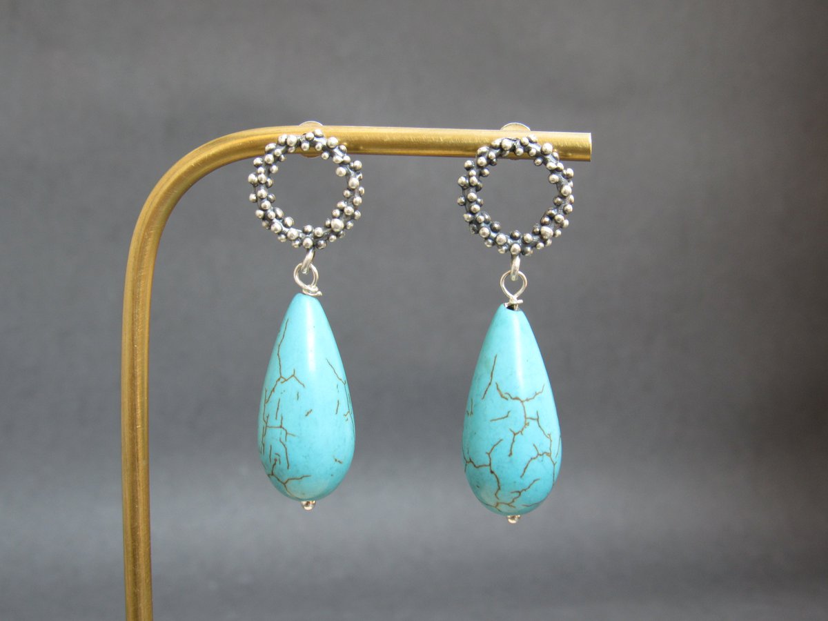 SpoonTales's tweet photo. Silver Statement Gemstone Earrings https://t.co/1bmlPZnyS2 #shoppingstar #ShoppingTime #shoppingonline #shoppingqueen https://t.co/6fHR71l87p