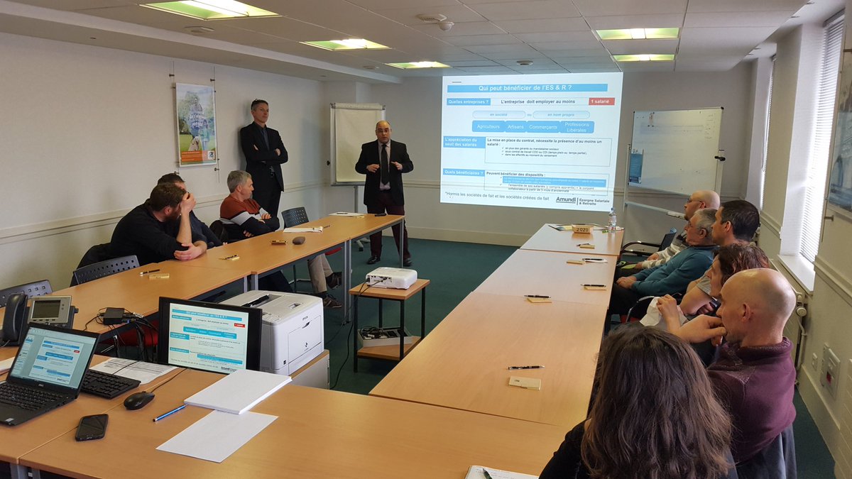 EVosges's tweet photo. En ce moment a l'Agence Crédit Agricole de Mirecourt, Réunion sur le thème  Plan épargne Entreprise et Retraite avec la présence de notre référent national Amundi. Merci aux agriculteurs présents et à la teneur de leurs échanges.@CA_AlsaceVosges @EVosges @MFreyss @aurore_humbert https://t.co/PGTGgde3M5