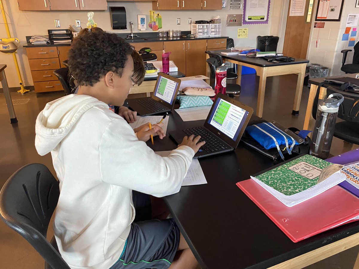 LC4626's tweet photo. Thanks @ExploreLearning for our free Gizmo trial! We’re learning so much about natural and artificial selection today! https://t.co/xQ524gc9Jx