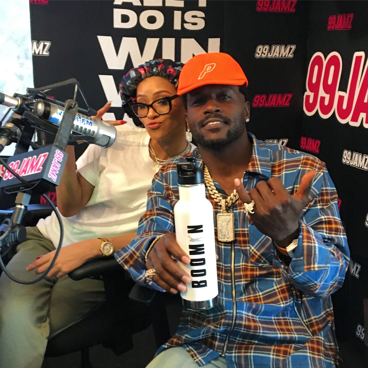 99JAMZ's tweet photo. Thank you @ab84 and @YesImPrettyVee for filling in for @305MAYOR and @TRINArockstarr on #TNTMS today!
#WEDR #99JAMZ #AntonioBrown https://t.co/4PbHOYewmN