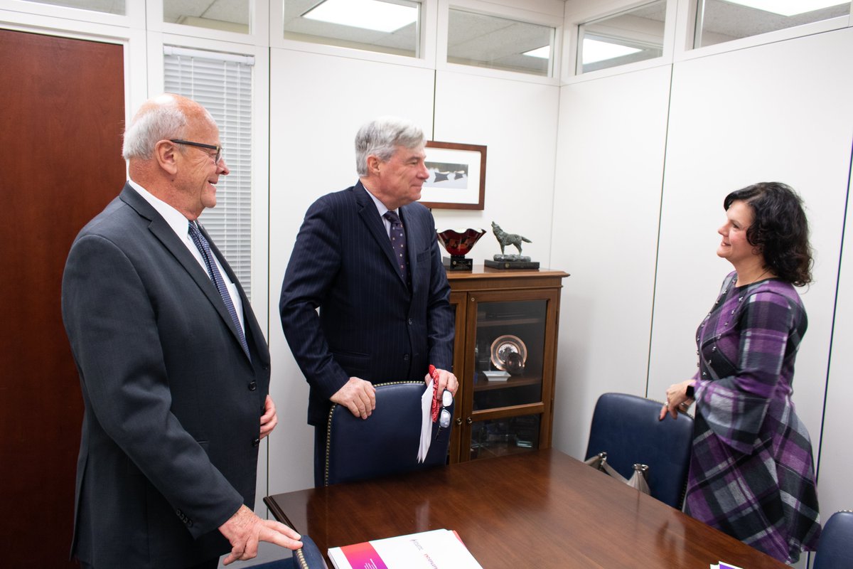 SenWhitehouse's tweet photo. Thank you to the @EpilepsyNE #RIers for meeting with me, and for raising awareness about #epilepsy in #RI. https://t.co/PXQZeXNKnj