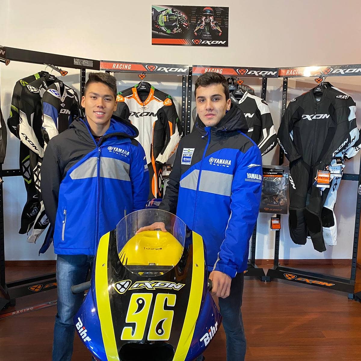 bht54sofuoglu's tweet photo. We took the measure for 2020 season racing suit and gloves, the clothes will be provided by @ixon_official this year.🤠
________________________________
#BHT54 #WorldSBK #WorldSSP300 #yzfR3 #Racing #YamahaRacing #YamahaMasterClass #bLUcRU #YamahaFamily #RevsYourHeart #KNN54Riders https://t.co/z0HTowWRiT