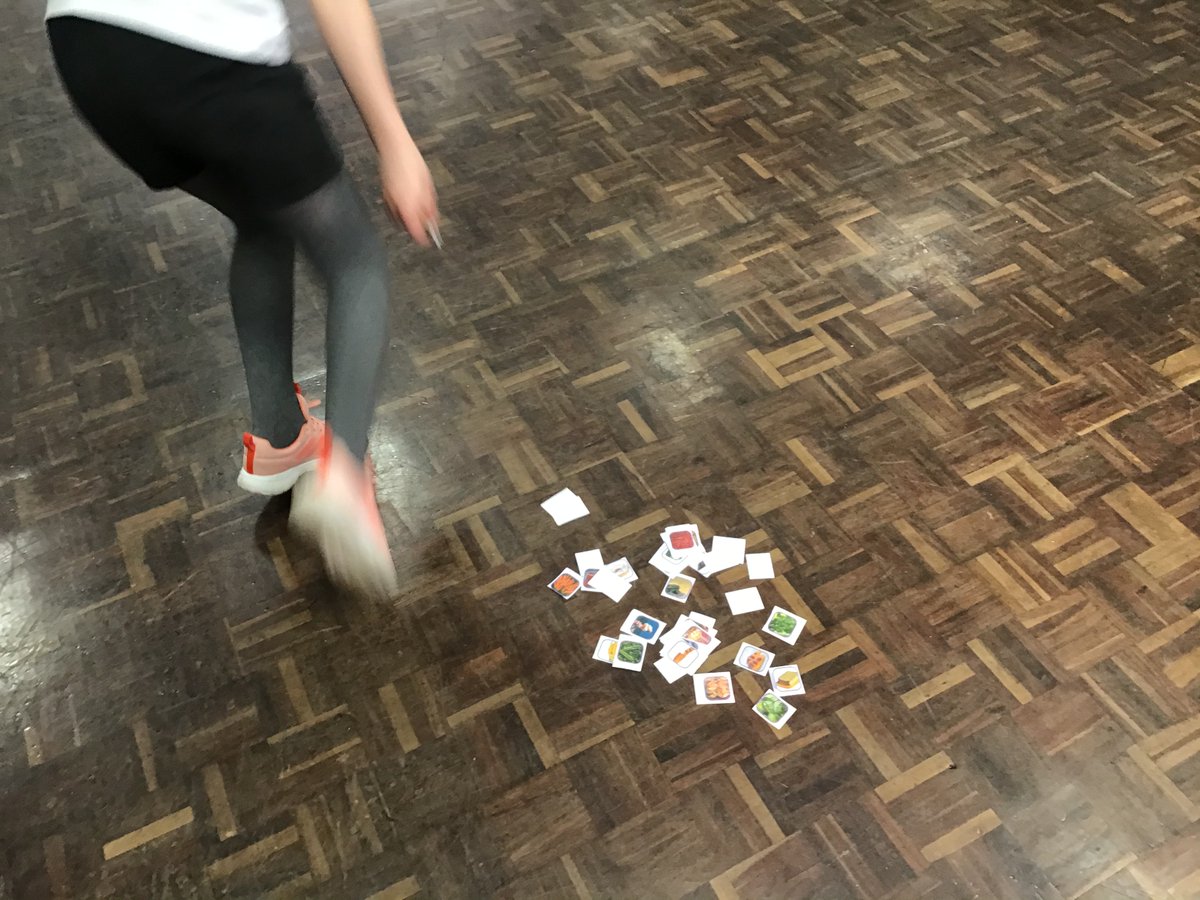 Y4StLukesFrod's tweet photo. We have explored how to keep our bodies healthy with a very active PE lesson that also linked with learning about healthy diets. This was to launch our new Jigsaw topic ‘Healthy Me’. We then worked on our objective all about healthy friendships. #JigsawPSHETweetoftheWeek https://t.co/j9AlSag9Ag