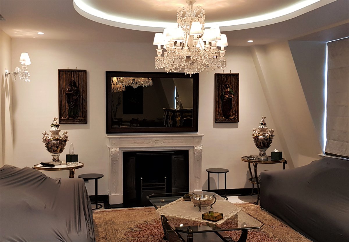 SignatureFires's tweet image. French style Chimneypiece in Statuary marble with polished contre coeur panels and an 18" Popular fire grate with remote controlled 6.9Kw gas fire .

London, W1