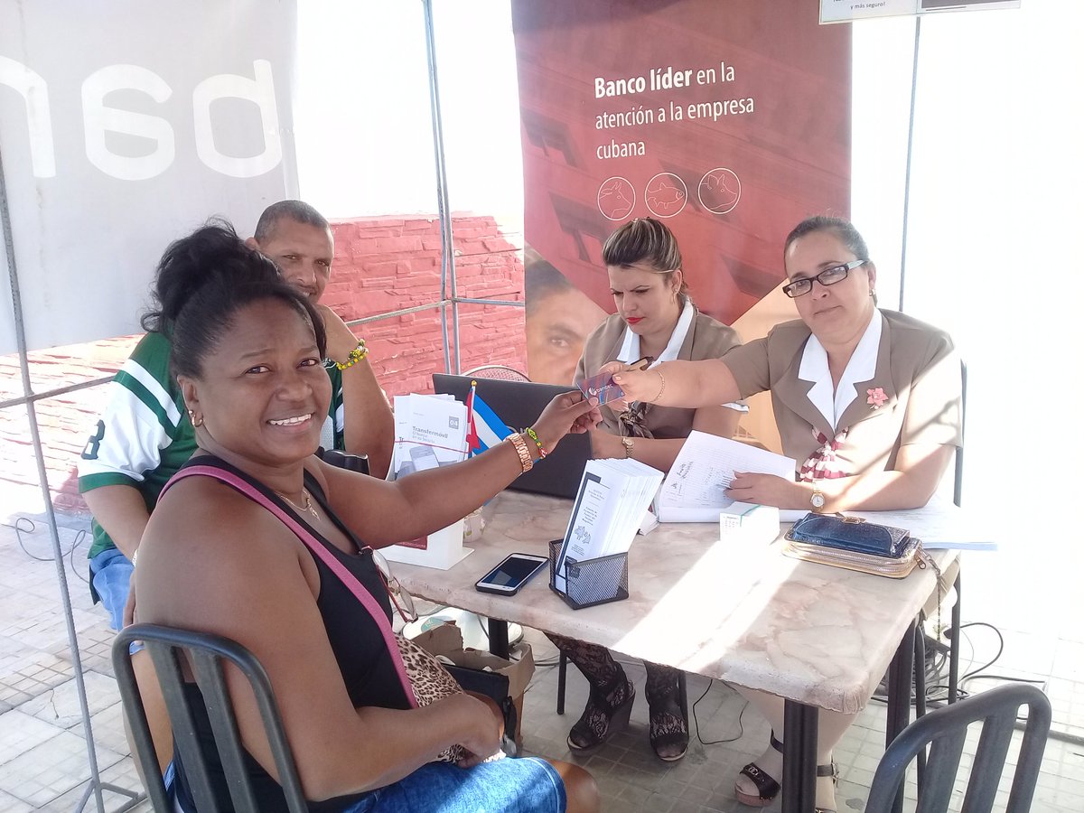 bandecmatanzas's tweet image. 2do Día de FERIA PROMOCIONAL para la entrega de tarjetas MULTIBANCA en el marco de la Feria del Libro en Matanzas. Llévese su tarjeta y haga su vida más fácil y segura!!!! LOS ESPERAMOS!!! Diga #SíAlComercioElectrónico #CubaInformatiza #YoUsoTransfermóvil