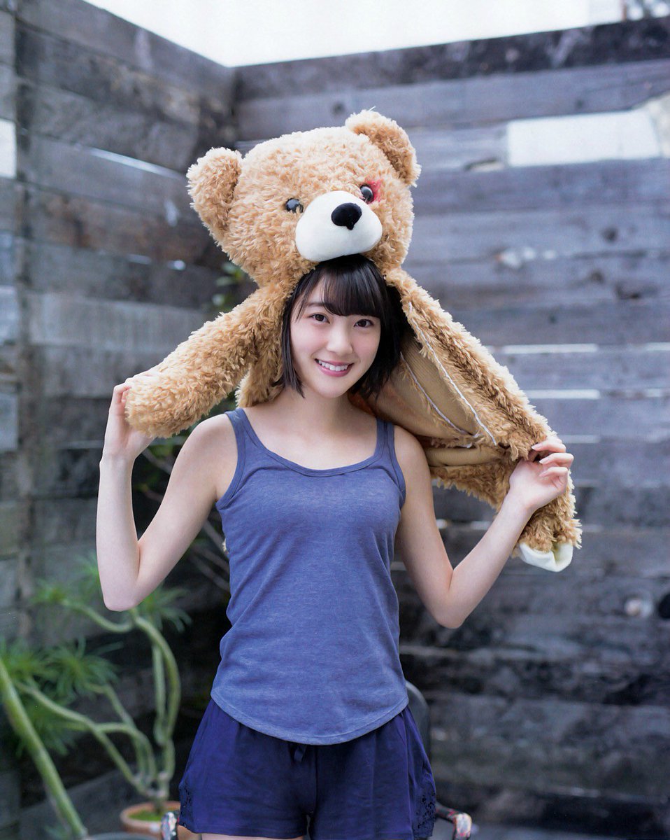 Riru_nogi's tweet photo. ｢これね、そこにいた熊の皮を剥いで作ったの！｣って笑顔で語りかけてくる堀未央奈 https://t.co/xxOp2U8Bzv