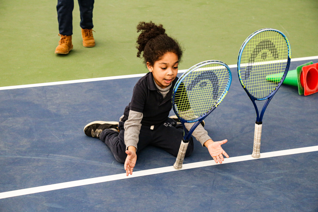 JMTPNY's tweet photo. Kids love target practice. You can use cones, ball pyramids, lines, or even rackets as targets. â
â
#jmtp #tennis #targetpractice #newyork #johnnymac #communityprogram https://t.co/Z2bFmnQlYI