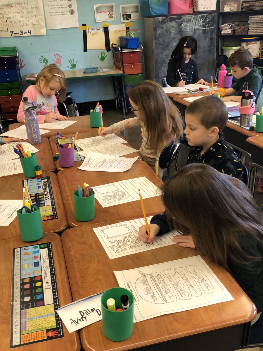 GatewaySciElem's tweet photo. First Grade students use “Hamburger Writing” to create paragraphs about Rosa Parks. #weareconcept #gogators #blackhistory #civilrightleader https://t.co/8beYAtqJgo