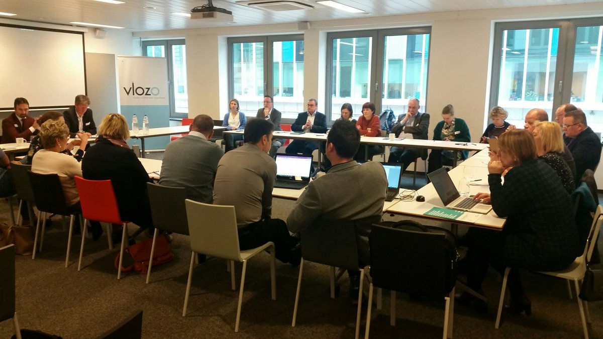 VzwVlozo's tweet photo. Vlozo blikt tevreden terug op het werkbezoek van de commissie #welzijn van het Vlaams parlement van deze voormiddag. Tijdens een constructieve gedachtenwisseling vroeg Vlozo aan de parlementsleden om te durven nadenken over de organisatie van de #ouderenzorg tegen 2035. (1/2) https://t.co/zR3KifLzf8