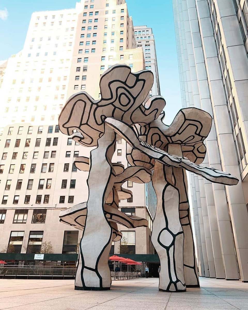 28_liberty's tweet photo. A concrete jungle with *four* trees.
#28liberty #breaktime #design #publicspace #lowermanhattan #fidi #fourtrees #jeandubuffet #jeandubuffetsculpture #art #nycart https://t.co/bjget7l6O4