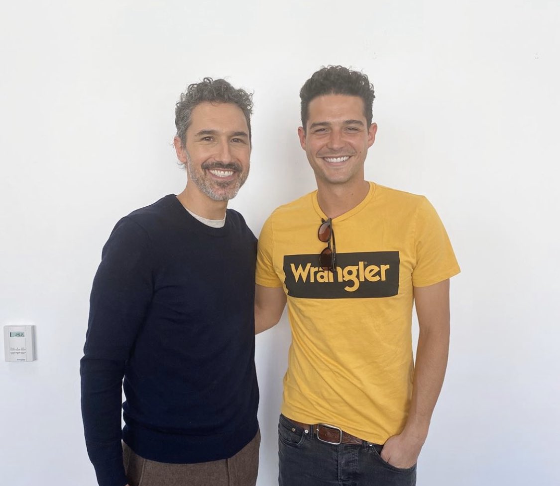 WellsAdams's tweet photo. Wow, what an inspirational story on the #WellsCast this week with @EthanZohn! From winning @survivorcbs to starting a massive charity to beating cancer to competing again now on #Survivor winners at war. This is one episode you can’t miss!
https://t.co/WSVGx4feOi https://t.co/mYqLhjisk2