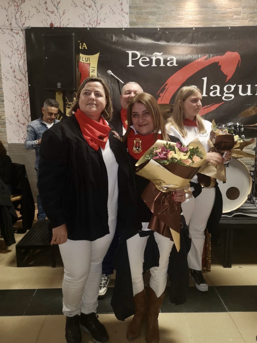 Fallaelcaduf's tweet photo. El passat diumenge 1 de març el nostre President va ser nombrat Soci d’honor 2020 de la @PCalagurritana. Un reconeixement a la seua tasca per reforçar i mantenir més vius que mai els vincles d’amistat que ens uneixen amb els calagurritans.

Grande Palomo! https://t.co/oVLRB5dS0a