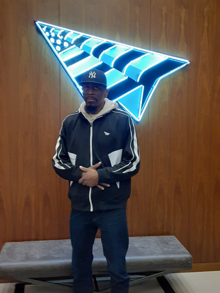 TheRealJazO's tweet image. #Repost @comeclean2013 with
・・・
Laid back but strategic meeting at RocNation with @jazokkmg. They don&apos;t even allow pics in the building lol #KingzKounty #EquityDistribution #RocNation #ComeCleanEmpire #UrbanGrindTv #PluggedForReal