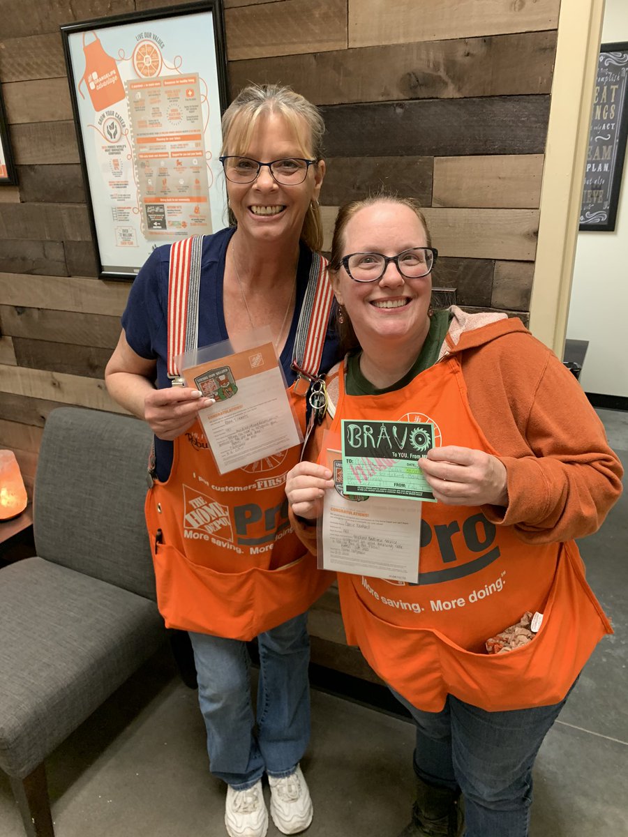 derekpnorton's tweet photo. Bravo winners. Great job Carrie PASA  getting recognized from Robin pro dh for great job in customer service and closing sales. Keep it up ladies 👍🏻. 501 💪🏻. @KadeKasner @ArelonT @cassleigh886 @idrissi_mary @DebraThibodeau7 @sutton3409 https://t.co/P48qAIQeVy