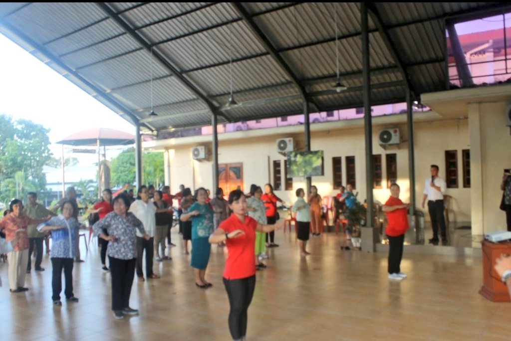 fisio_1968's tweet photo. Physio have to keep staying healthy, do The GERMAS (Gerakan Masyarakat Hidup Sehat)
@KemenkesRI @WCPT1951 @kemkominfo 
#WaspadaCOVID19
#WaspadaVirusCorona
#ExerciseIsCulture https://t.co/XvpkQ4LkAD